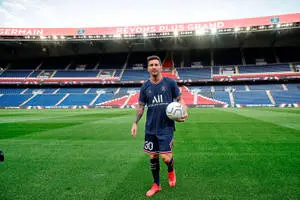 Messi 2021 PSG Kit